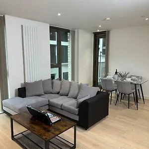 Apartment Royal Dock Luxury, London