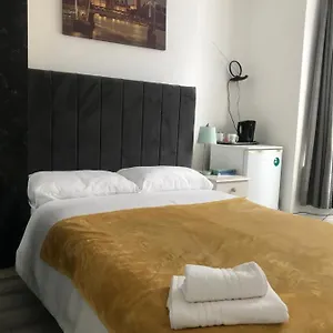 Homestay Double Location, London