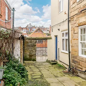 1 Arguments Yard Holiday home Whitby