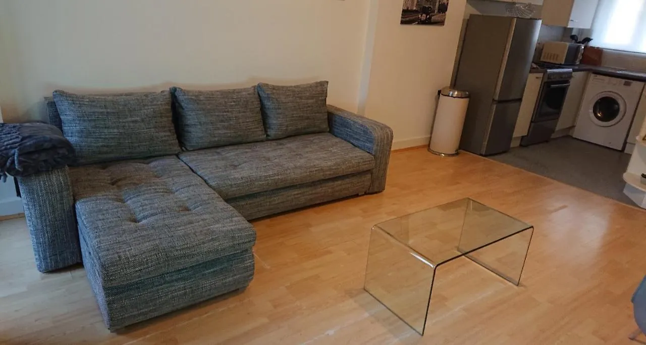 Bright, Nice Interior, Close To The City, 2 Bedroom Apartment London
