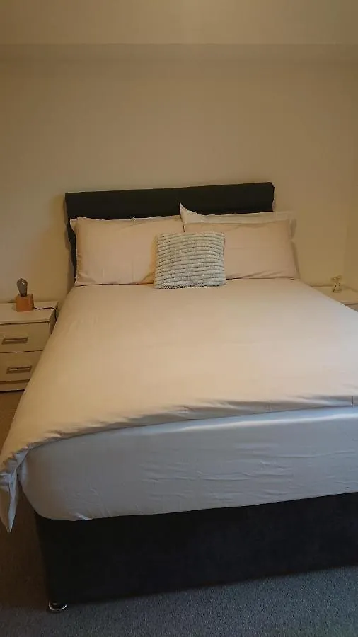 Bright, Nice Interior, Close To The City, 2 Bedroom Apartment London