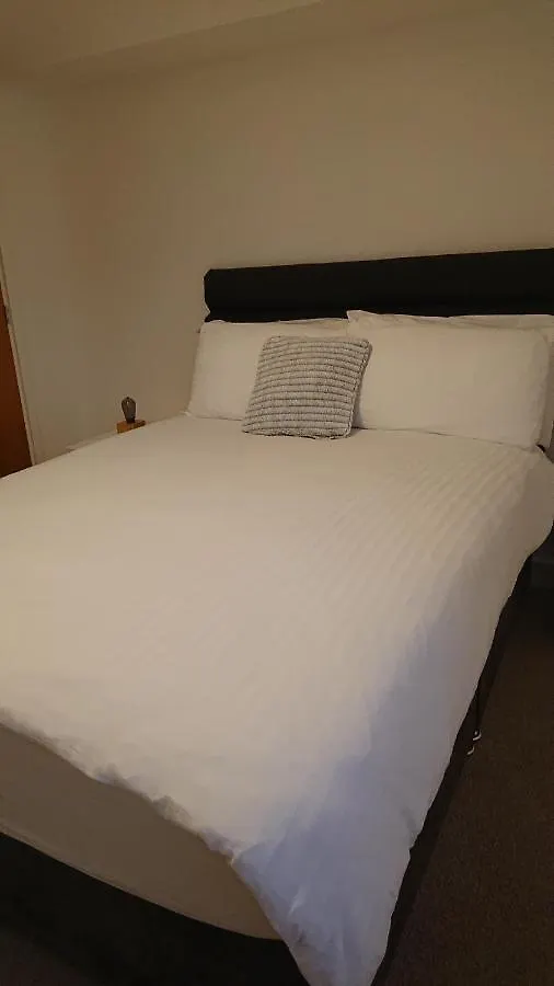 Bright, Nice Interior, Close To The City, 2 Bedroom Apartment London